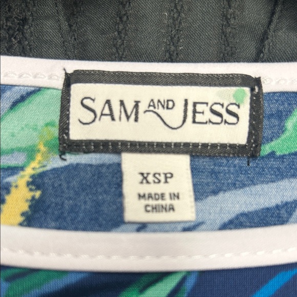 NWOT Tropical Floral Bell Sleeve Blouse - Blue and Green - Picture 3 of 3